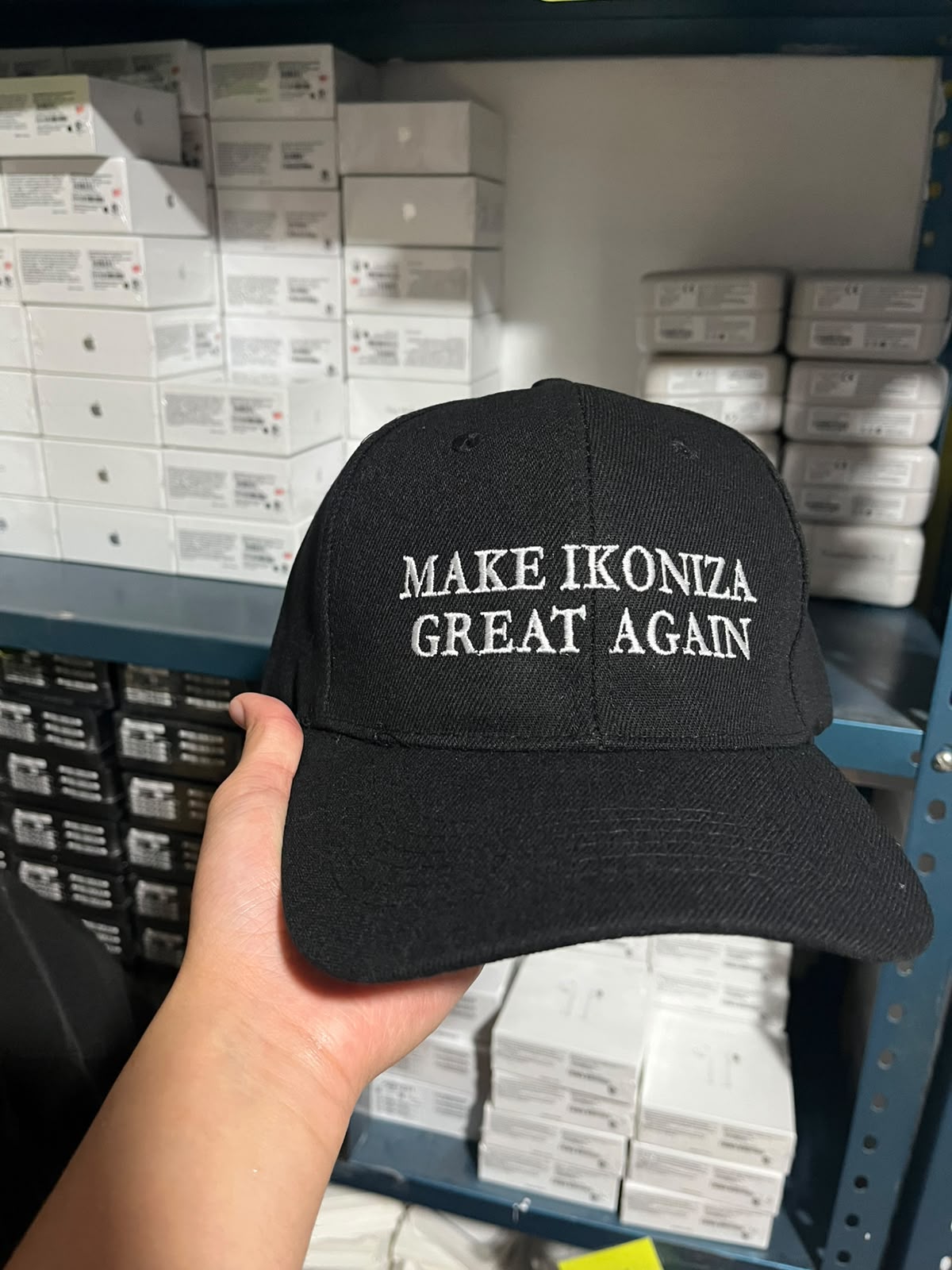 Hat ¨MAKE IKONIZA GREAT AGAIN¨